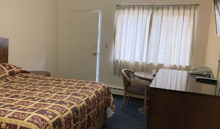 Super Inn (Dort Motel) - From Web Listing (newer photo)